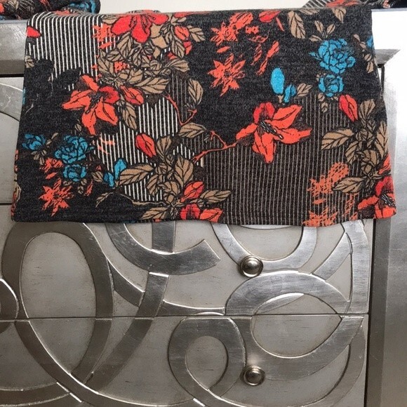 Aryeh Floral Bell Sleeve Sweater sz Small - Picture 10 of 14